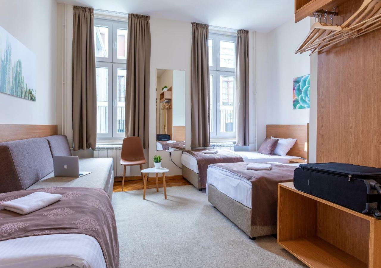 Booking En Suite Belgrado Exterior foto