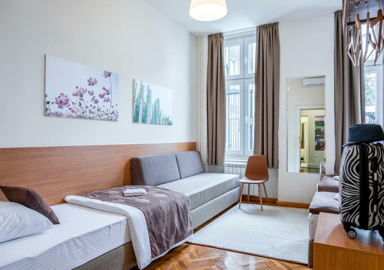 Booking En Suite Belgrado Exterior foto