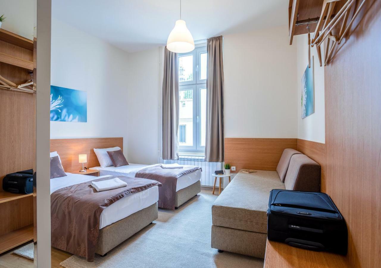Booking En Suite Belgrado Exterior foto