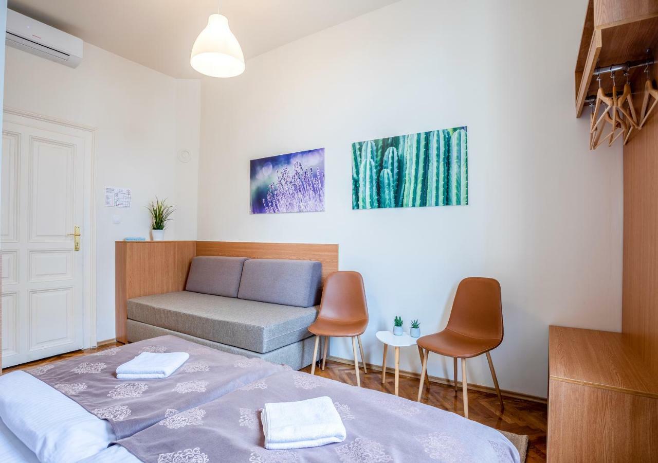 Booking En Suite Belgrado Exterior foto